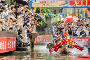 四月将至！李梦晒穿搭：春天你快点走 夏天你慢点来 行不？